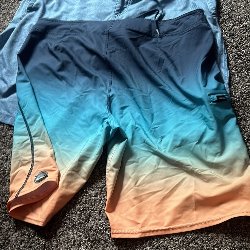 2 pairs Oneill swim trunks - Picture 3 of 6